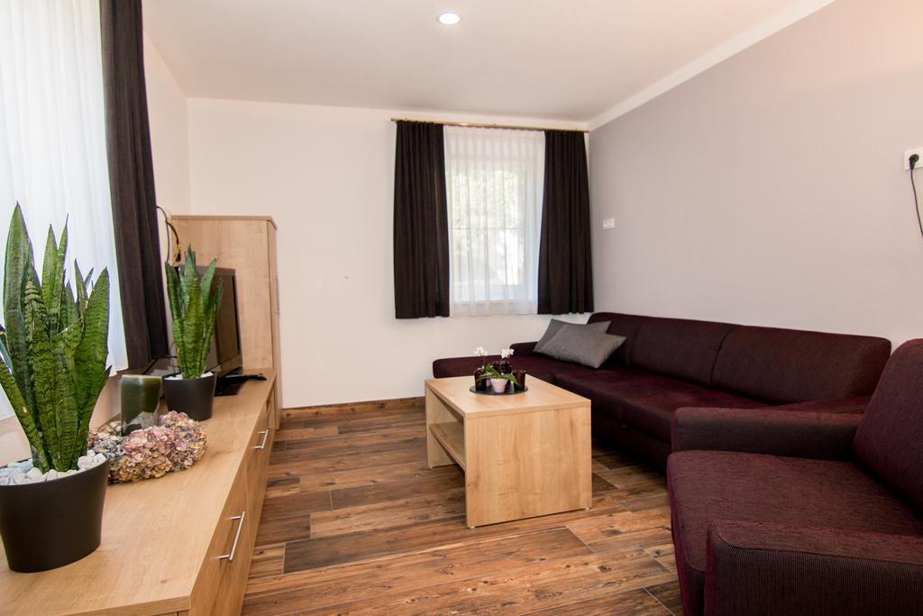 Haus Arnold - Privatzimmer Und Ferienwohnungen Sillian Ngoại thất bức ảnh