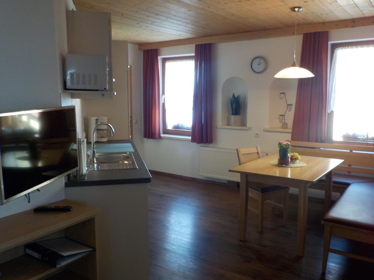 Haus Arnold - Privatzimmer Und Ferienwohnungen Sillian Ngoại thất bức ảnh